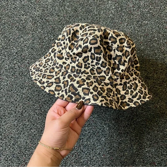 URBAN OUTFITTERS Brown & Beige Leopard Cheetah Animal Print Bucket Hat Accessory - Picture 7 of 16